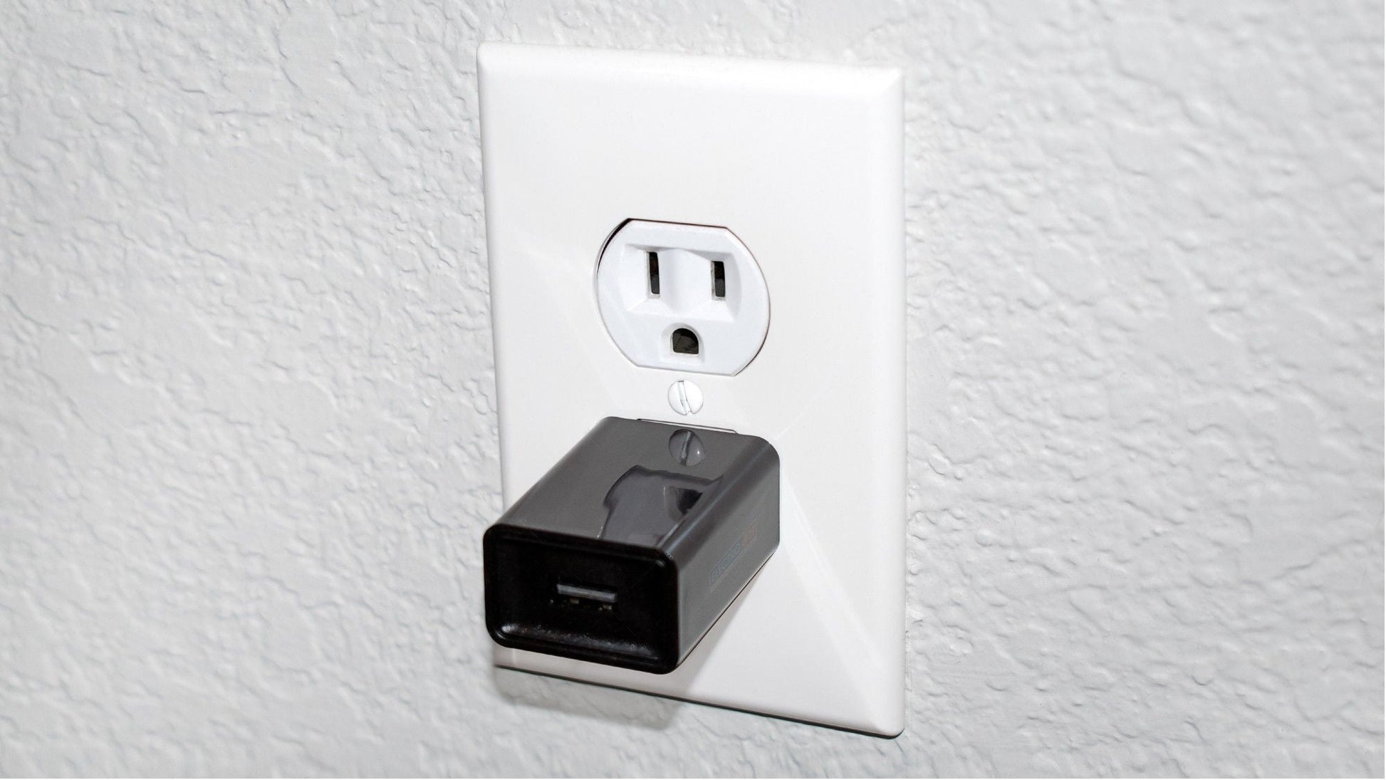 High - Speed USB Charger 2mAh compatible for Cell Phone with USA Outlet - Brian Marshalls Electronics